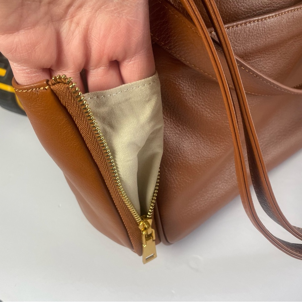 Share Minooy Hera Crossbody Tote Shoulder Bag Caramel Color 6.6L Soft Leather - Picture 15 of 16